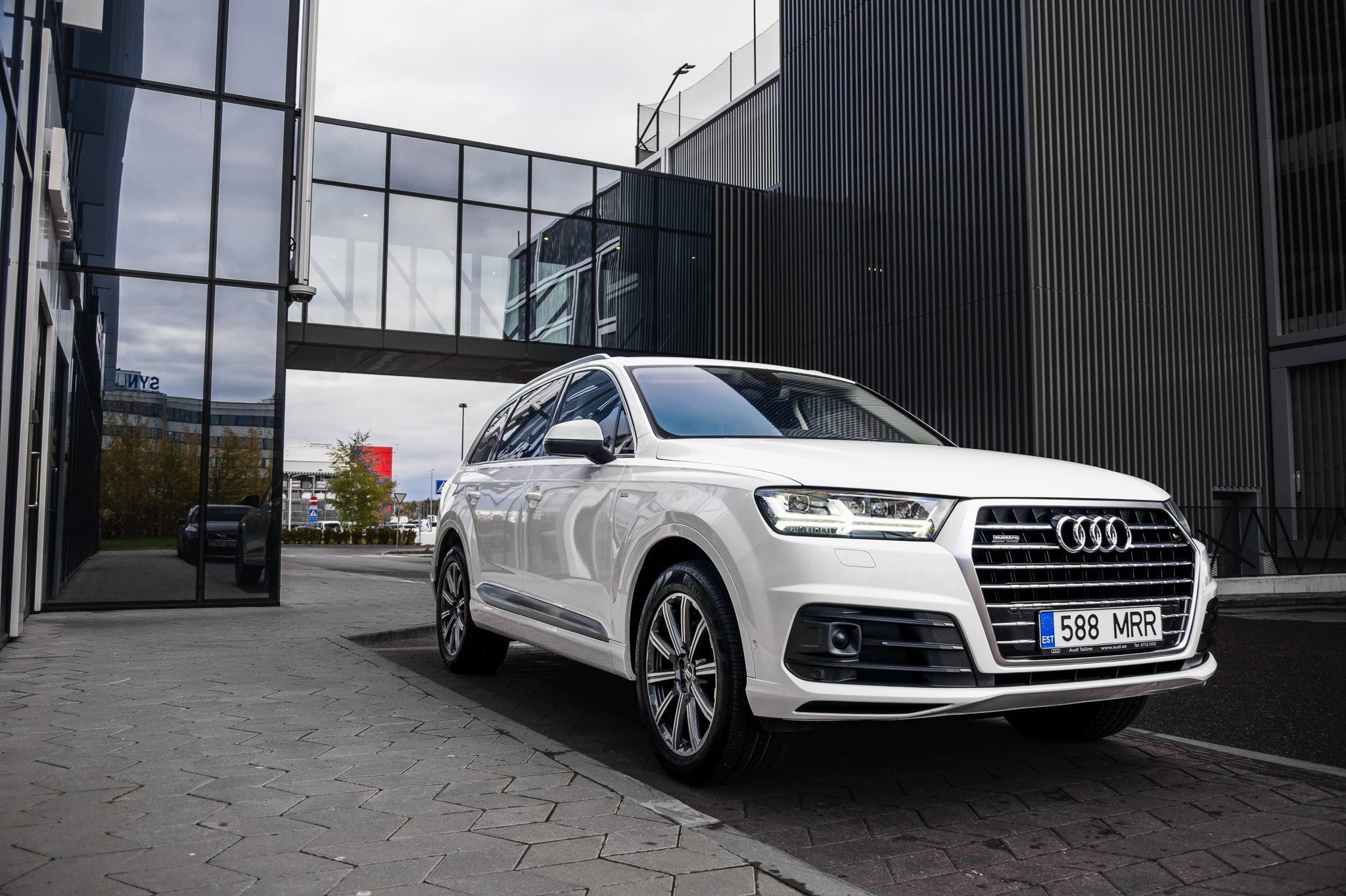 LOHA VISUALS — AUTOMOTIVE PHOTOGRAPHY