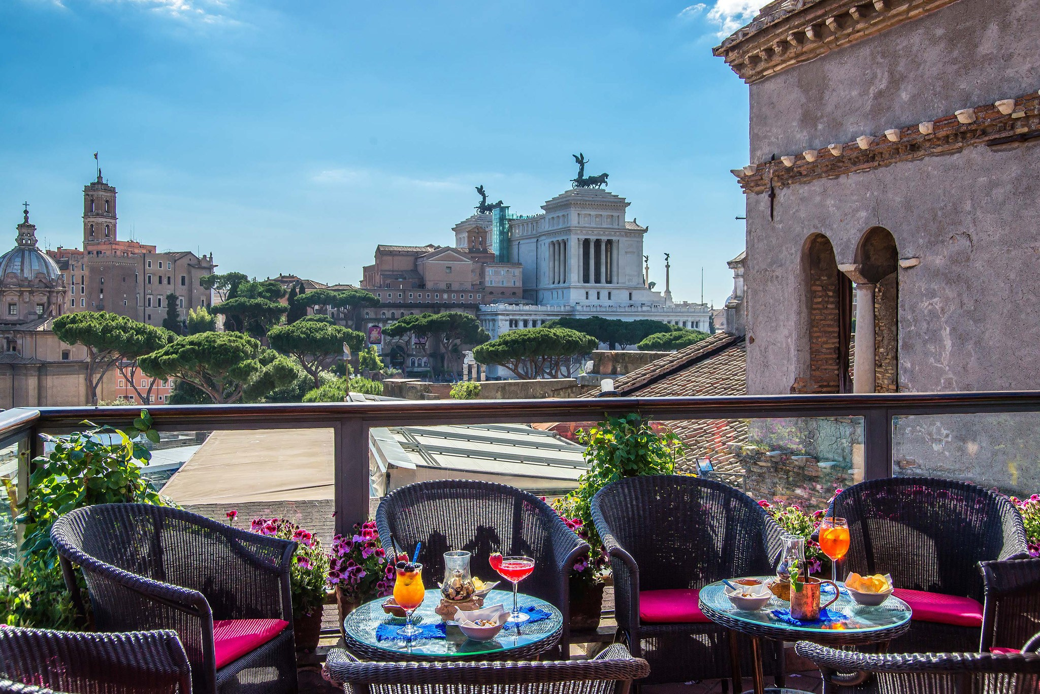 Rome’s Most Enchanting Rooftop Spots. Elizaveta Razumova: Cinematic Photography for Love, Weddings, Portraits & Brands