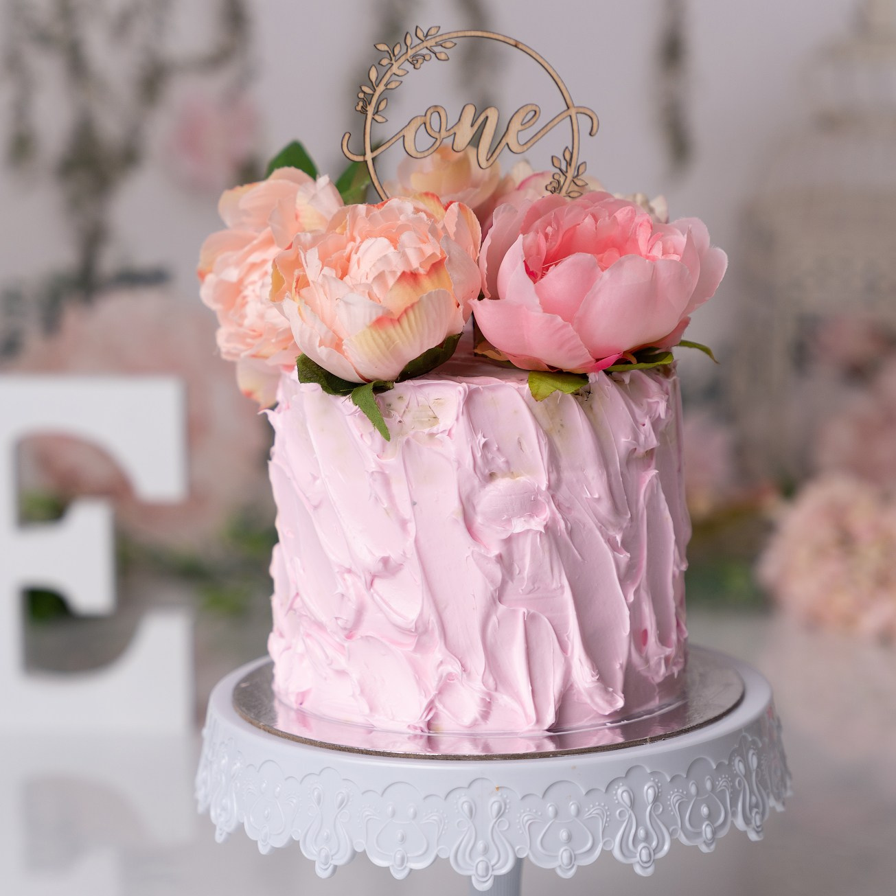 Cake smash session. Newborn and family photographer. Hills District. Sydney