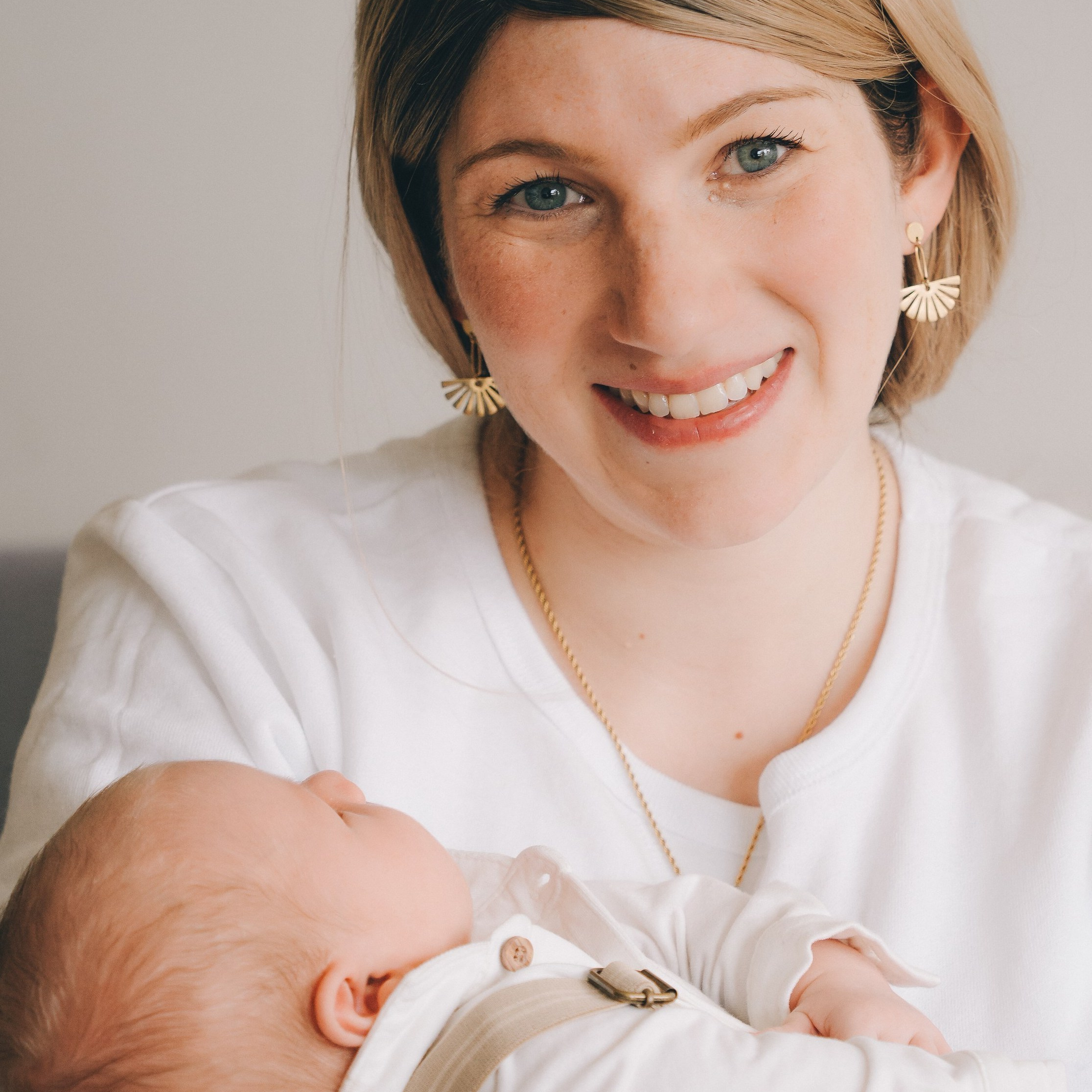 Newborn Photography at Home in Solihull & Birmingham | Irina Zoteeva. Irina Zoteeva | Photographer in Solihull & Birmingham | Family, Newborn, Boudoir & Wedding