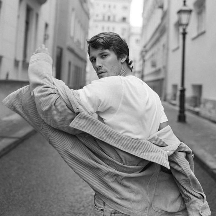 KOMERC PORTRETU IDEJAS - POZAS