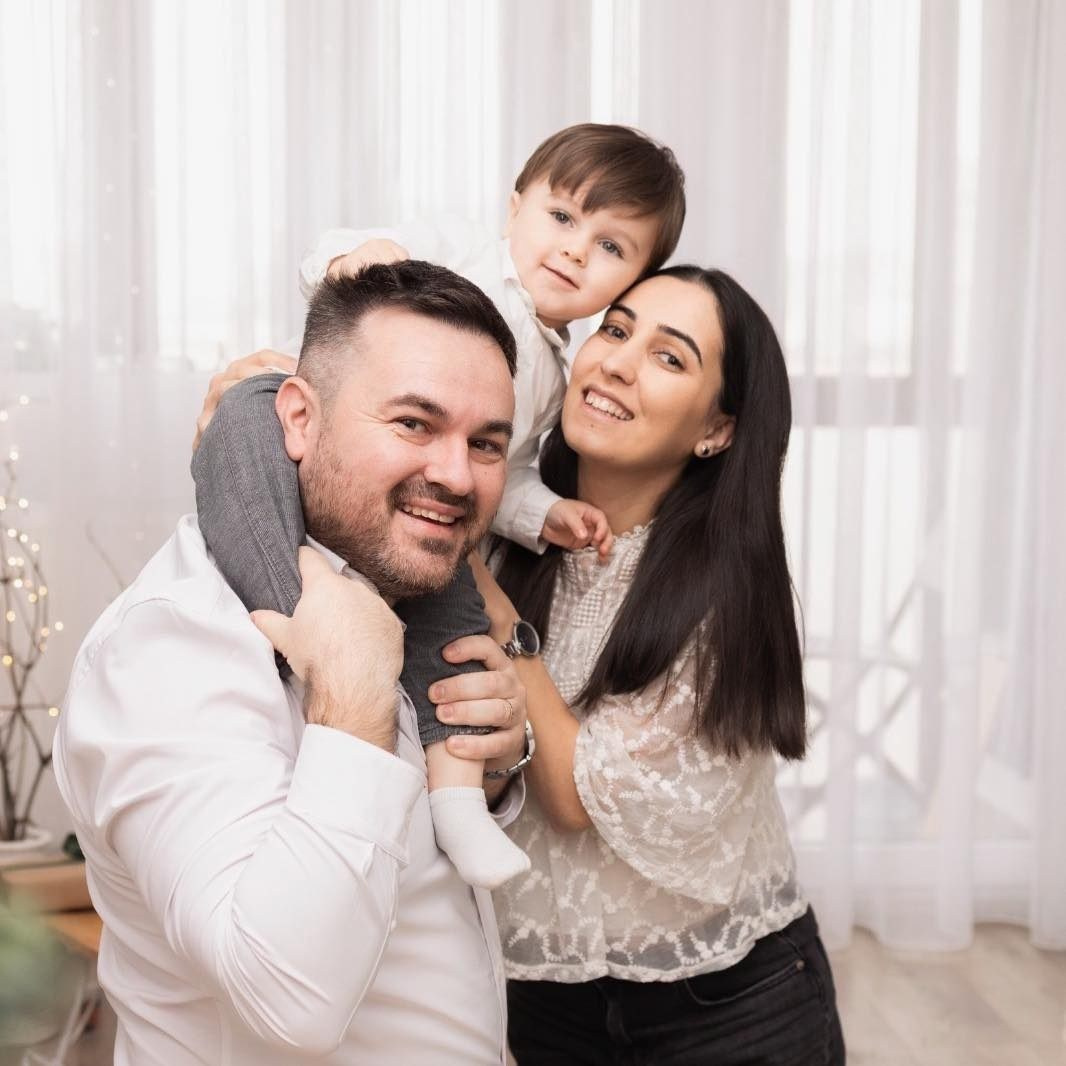 Contact. Alex Pricope — Fotograf de familie & evenimente in Onești & Bacău