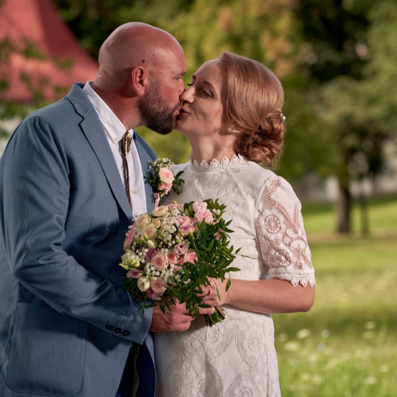 Svadobny fotograf a kameraman SVADOBNÉ VIDEO. Fotograf kameraman na svadbu Bratislava Banská Bystrica Сelé Slovensko