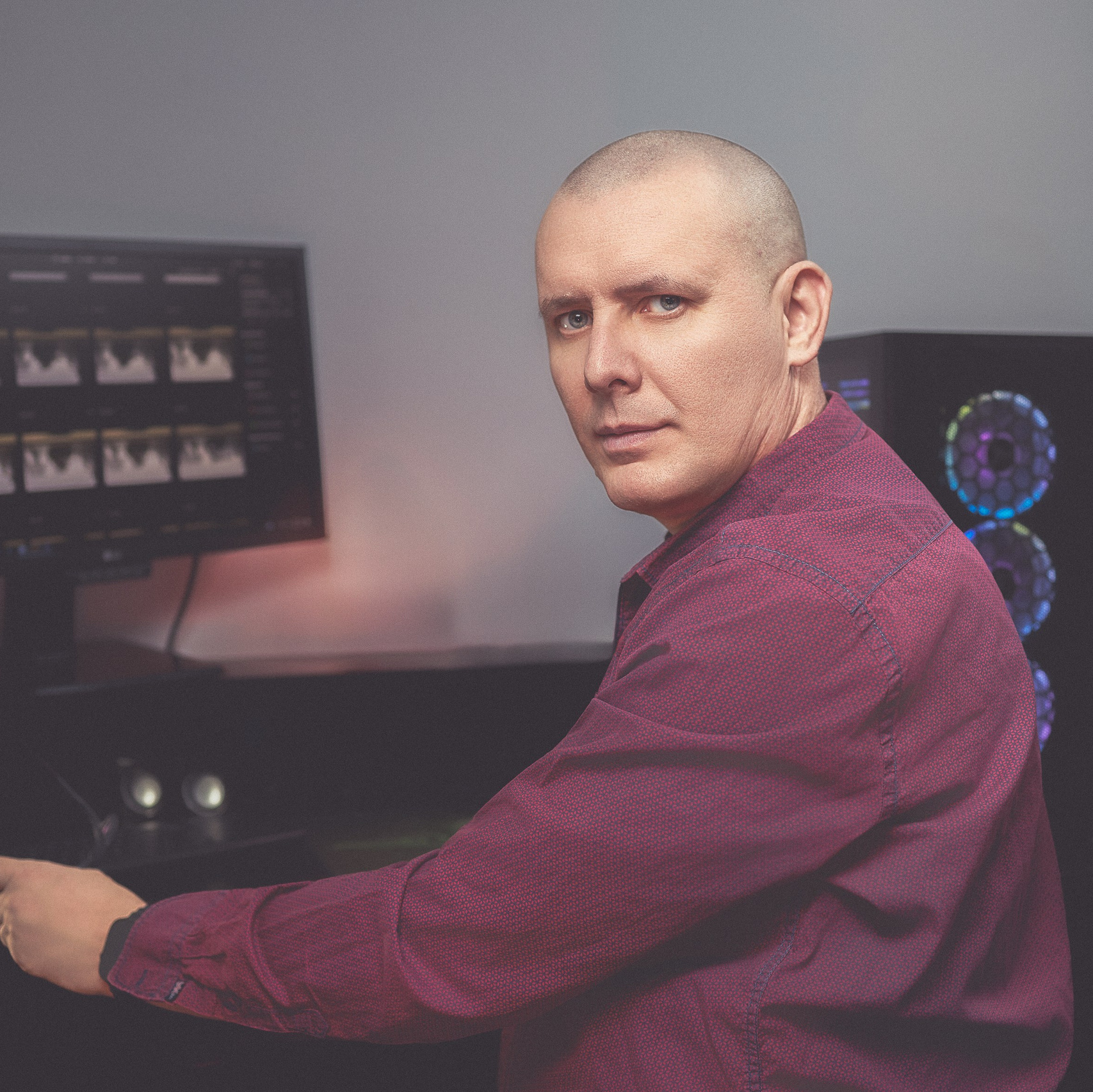  Portret alb-negru dramatic – fotografie creativă