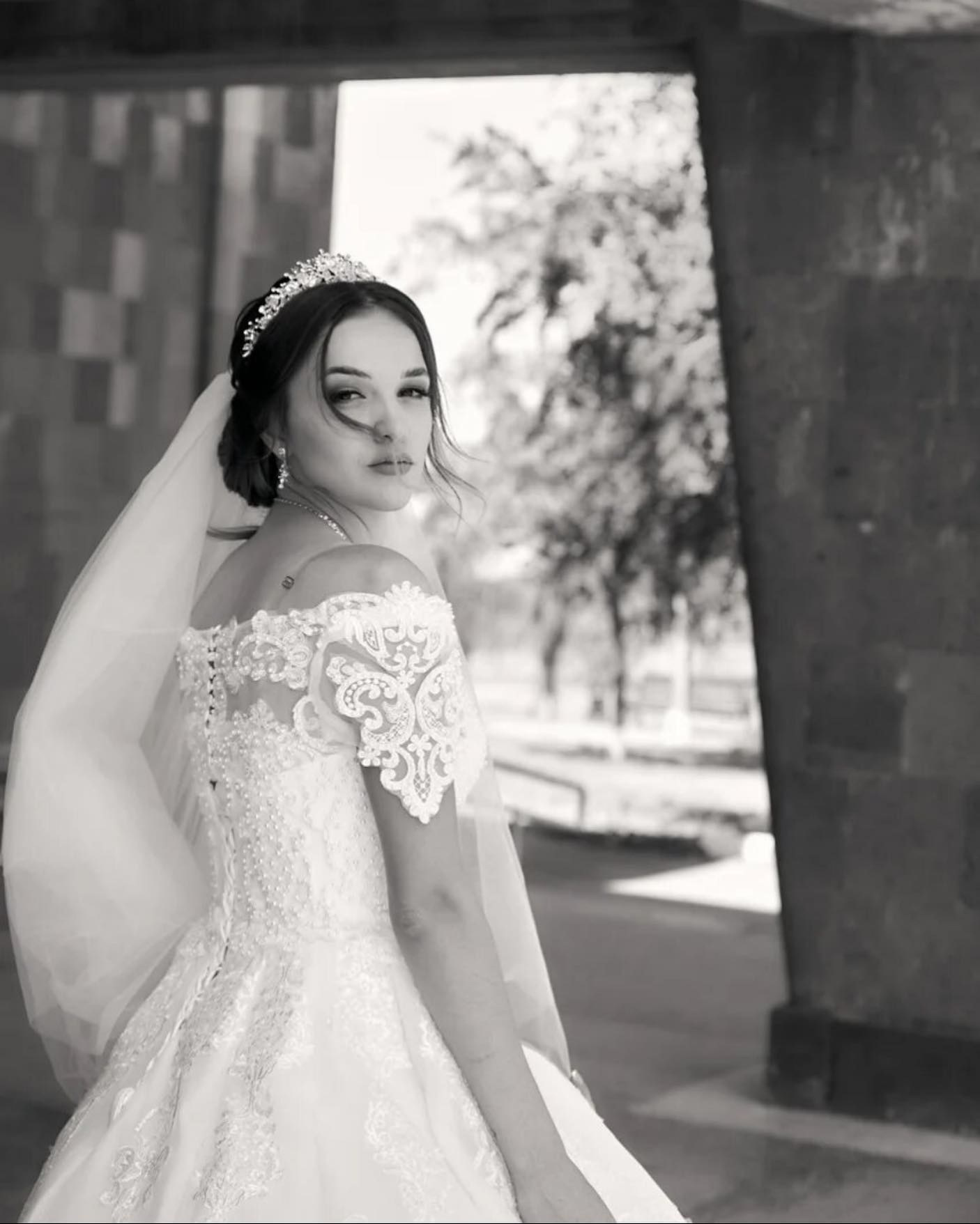 Lifestyle bride portrait in New York