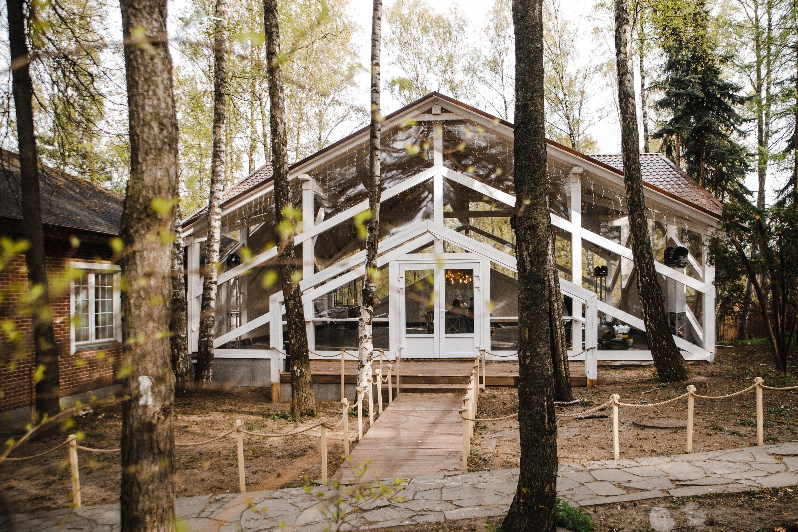 Лесной берег белоснежная веранда с усадьбой. Усадьба лесной берег москва. Москва посёлок новобутаково 44 усадьба лесной берег. Усадьба лесной берег москва. Усадьба лесной берег малый панорамный зал.