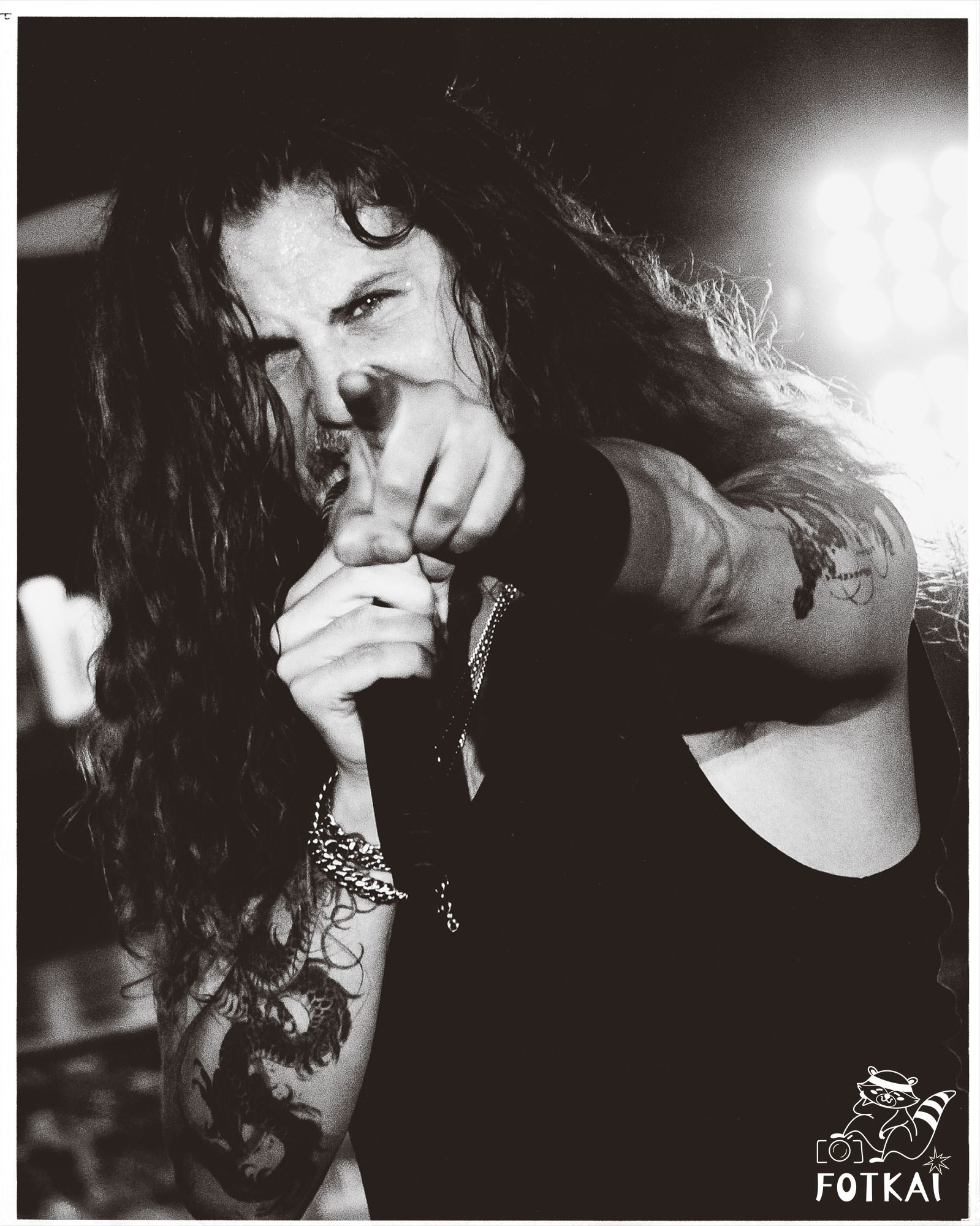 Dynazty arrasa en Murcia: noche de metal melódico en Garaje Beat Club con «Game of Faces» | FOTKAI