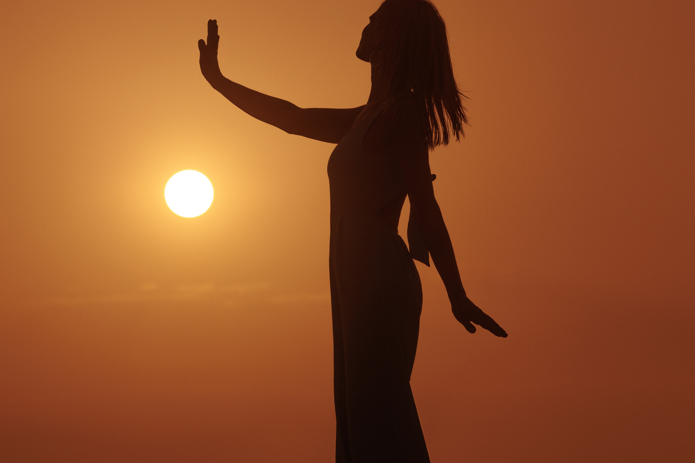 Sands of Serenity: A Woman’s Journey Through the Desert Maspalomas