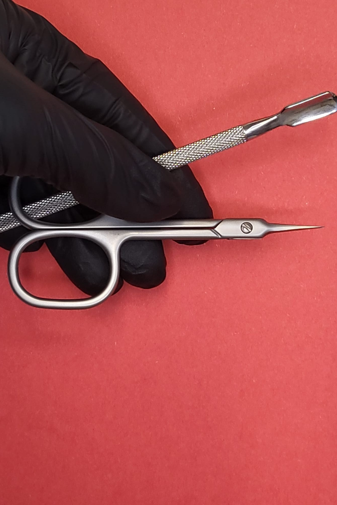 Professionelle Nagelmodellierungs-Schulungen in Stuttgart Gel-Lack-System & Maniküre-Kurse | Beauty Academy Stuttgart Kombi-Maniküre & Pedik. Beauty Studio Perfekto