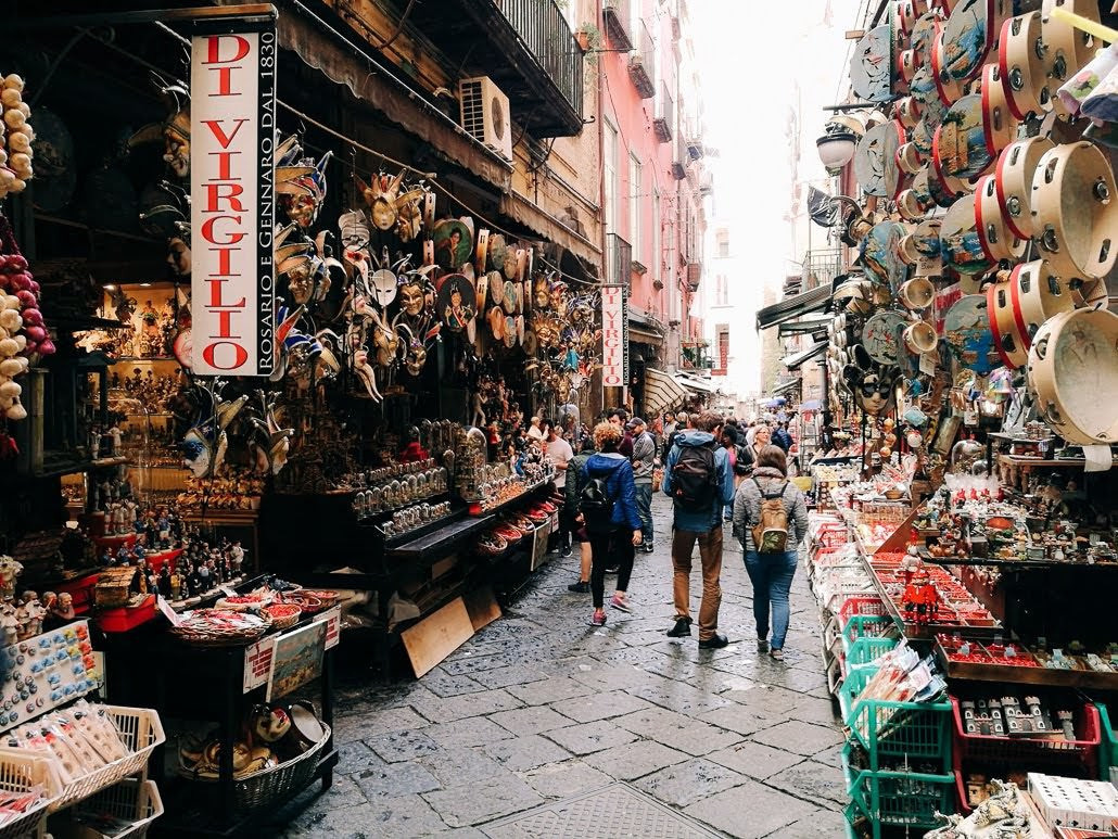 Ceļojums uz Amalfi piekrasti Itālijas rietumos