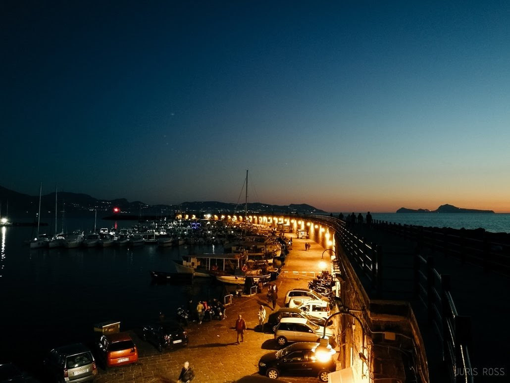 Ceļojums uz Amalfi piekrasti Itālijas rietumos