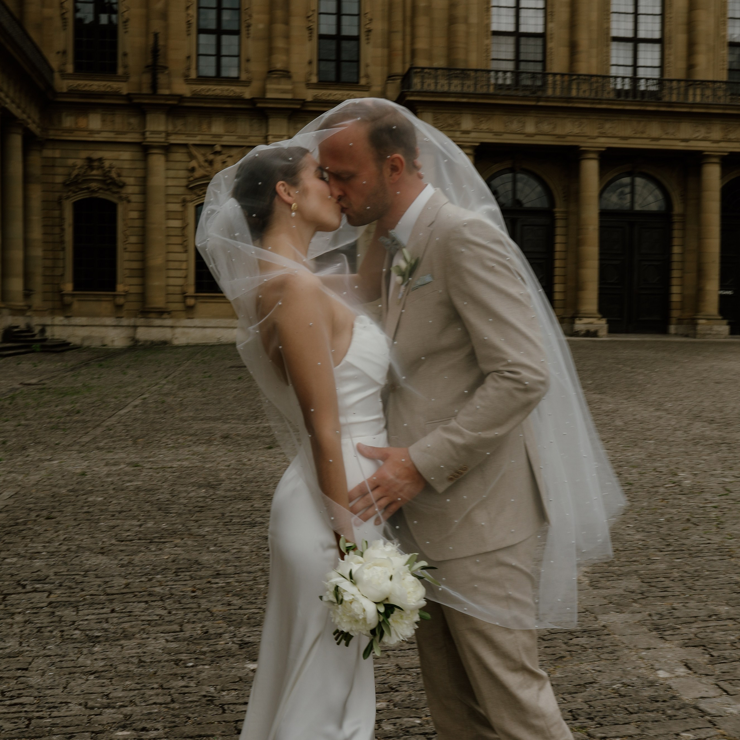 Hochzeitsfotograf Frankfurt am Main – natürliche emotionale Hochzeitsreportage im Frankfurter Römer.