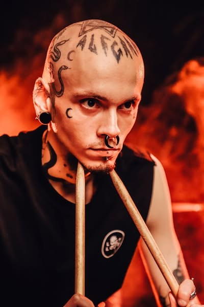 Фотосесія з барабанами «І музика може стати зброєю». Сімейний та дитячий фотограф Київ, Ірпінь, Буча — Галина Пивоварова