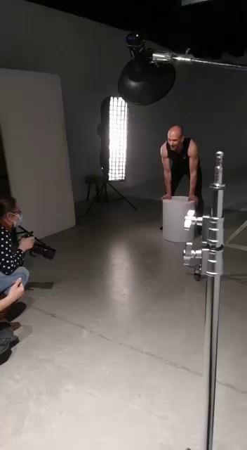 Shooting en estudio. Videos y fotografías en sesión de shooting. Fotógrafa de Periodismo y Documentación, Teatro, Cine, Shooting para Modelos, Bodas, Bautizos, Comuniones, Familia y Eventos