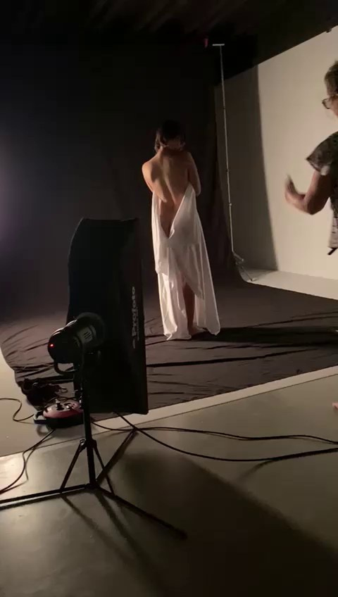 Shooting en estudio. Videos y fotografías en sesión de shooting. Fotógrafa de Periodismo y Documentación, Teatro, Cine, Shooting para Modelos, Bodas, Bautizos, Comuniones, Familia y Eventos