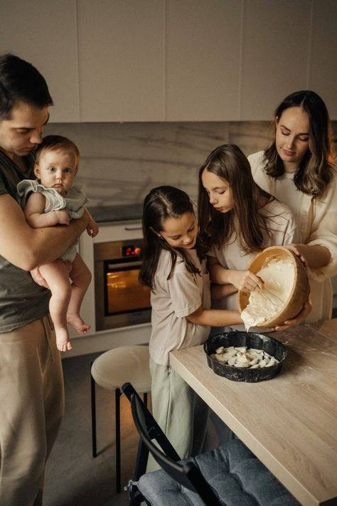 Чем заняться всей семьей на новогодней фотосессии дома: идеи от фотографа. Семейный фотограф Лейпциг, Германия