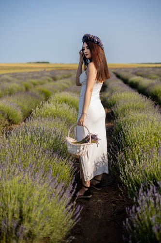Sedinta foto in lanul de lavanda
