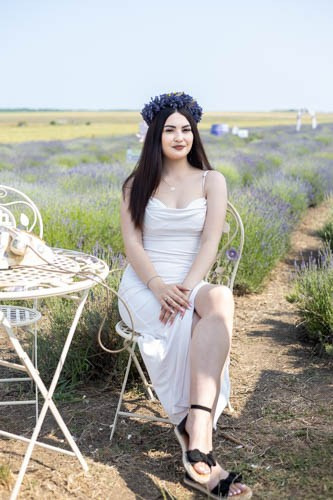 Sedinta foto in lanul de lavanda