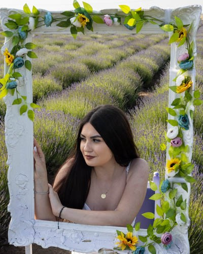 Sedinta foto in lanul de lavanda