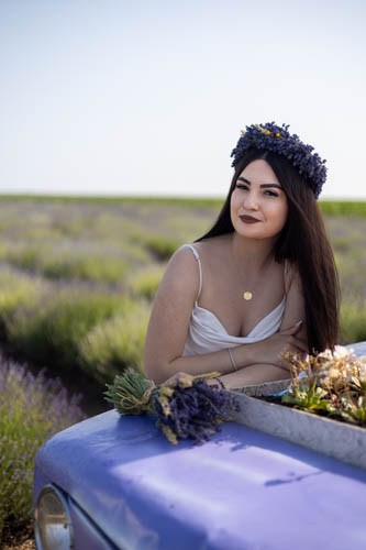 Sedinta foto in lanul de lavanda