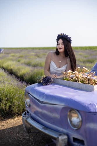 Sedinta foto in lanul de lavanda