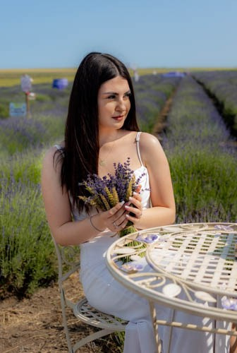 Sedinta foto in lanul de lavanda