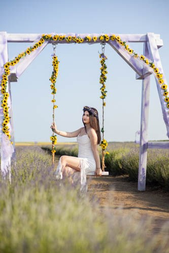 Sedinta foto in lanul de lavanda
