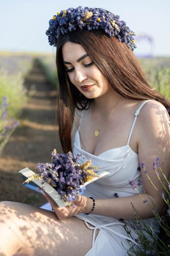 Sedinta foto in lanul de lavanda