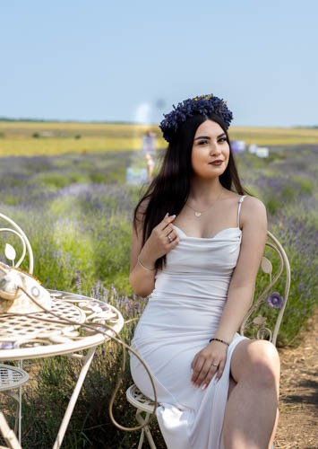 Sedinta foto in lanul de lavanda
