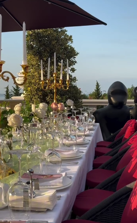 Senate Restaurant & Lounge. Главная