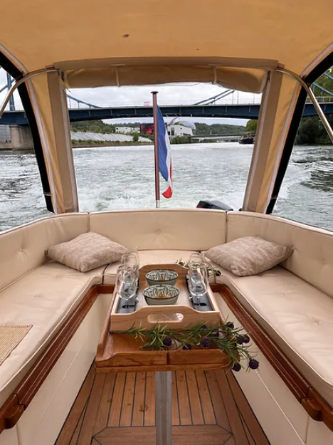 Unforgettable Celebrations: Capture Your Joy on a Yacht. Photographe à Paris