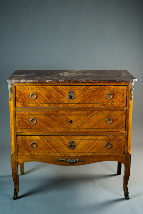 Photos for an antiques boutique in the studio. Portrait and wedding photographer in New York