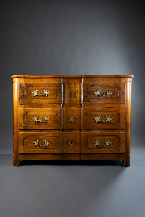 Photos for an antiques boutique in the studio. Portrait and wedding photographer in New York