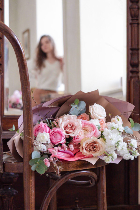 Photos for a flower boutique in the studio. Portrait and wedding photographer in New York