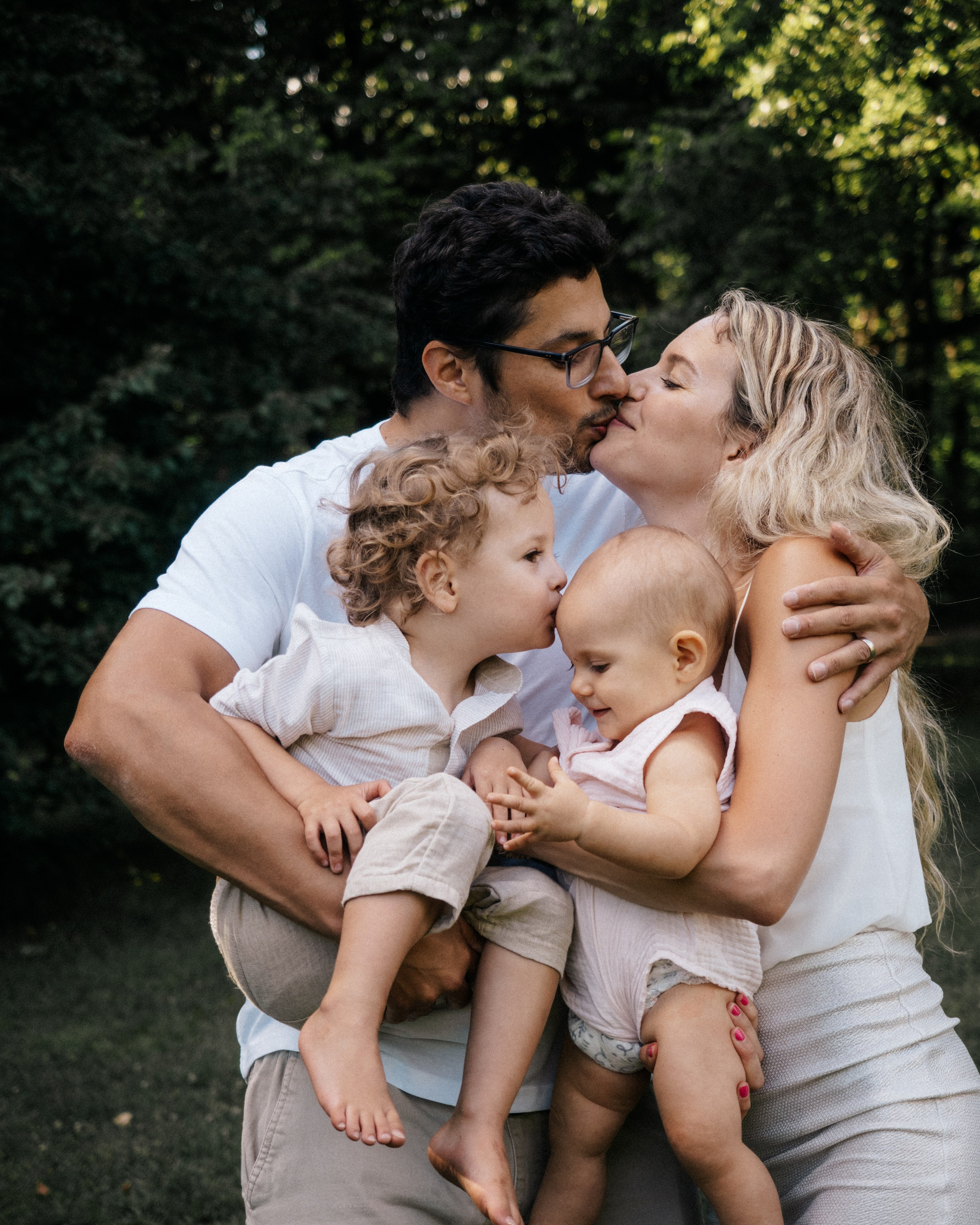 Book Now!. Mimosa Studios — Motherhood & Family Photographer in Montreal