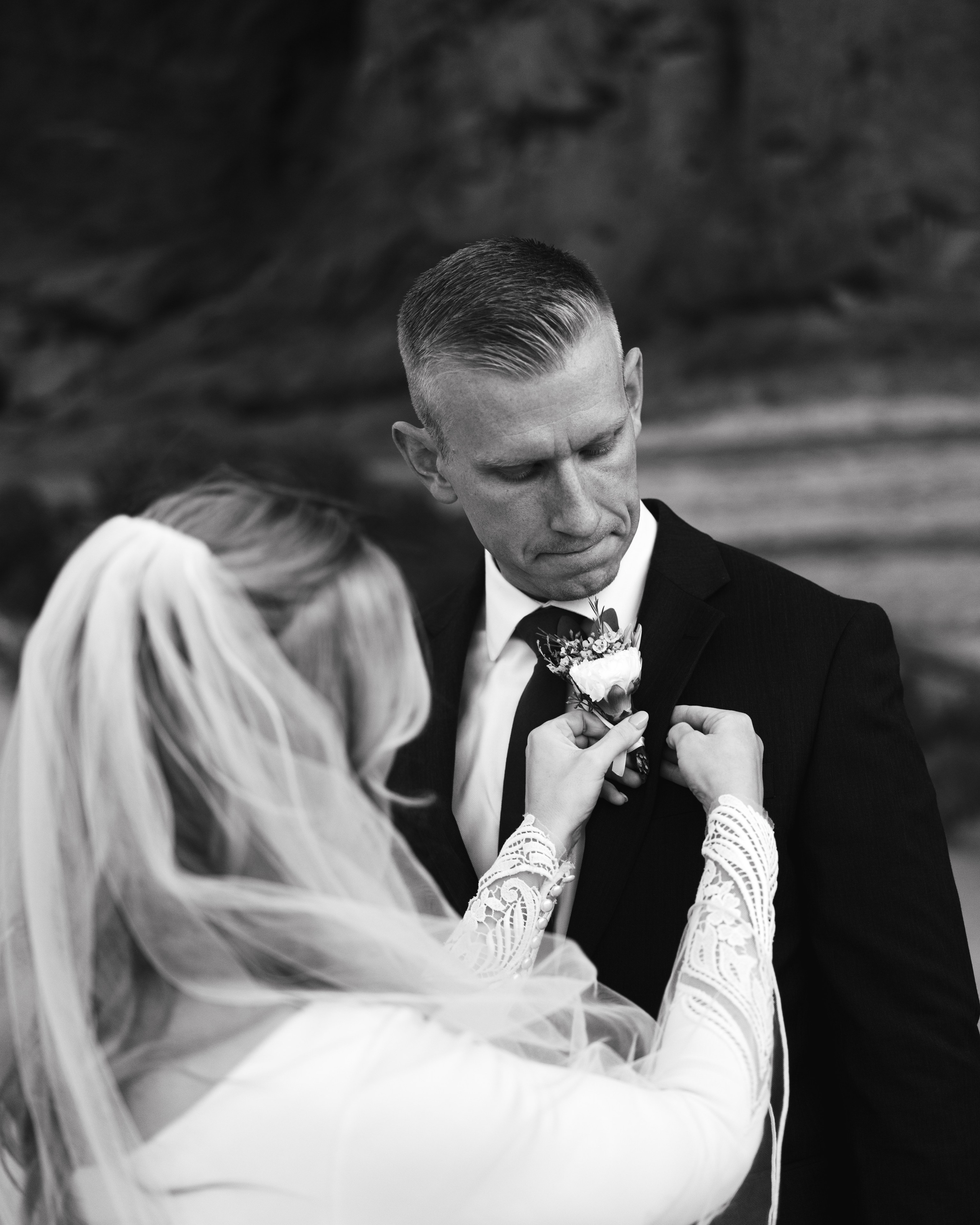 Arches Bridal Photoshoot. Utah Family Photographer