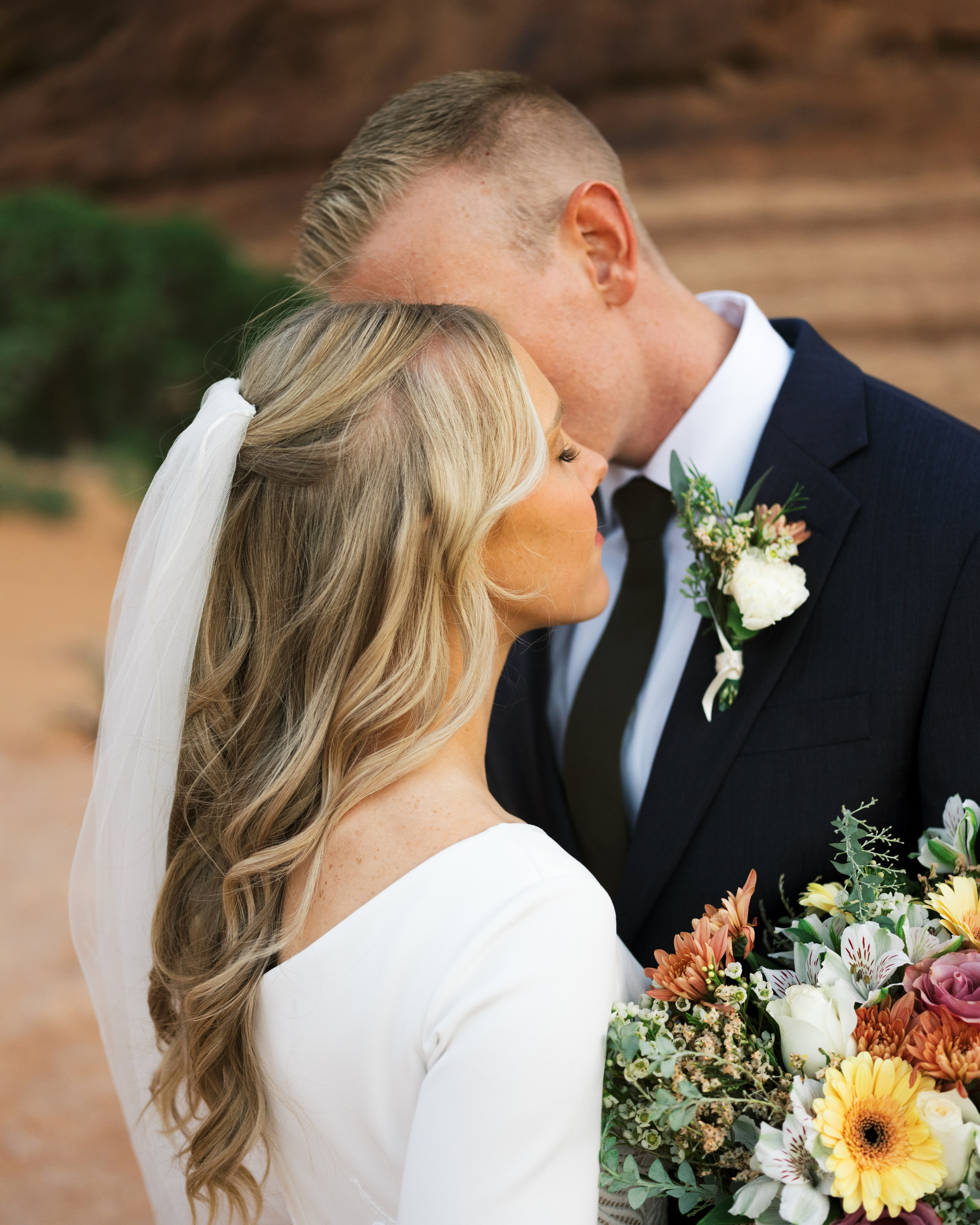 Arches Bridal Photoshoot. Utah Family Photographer