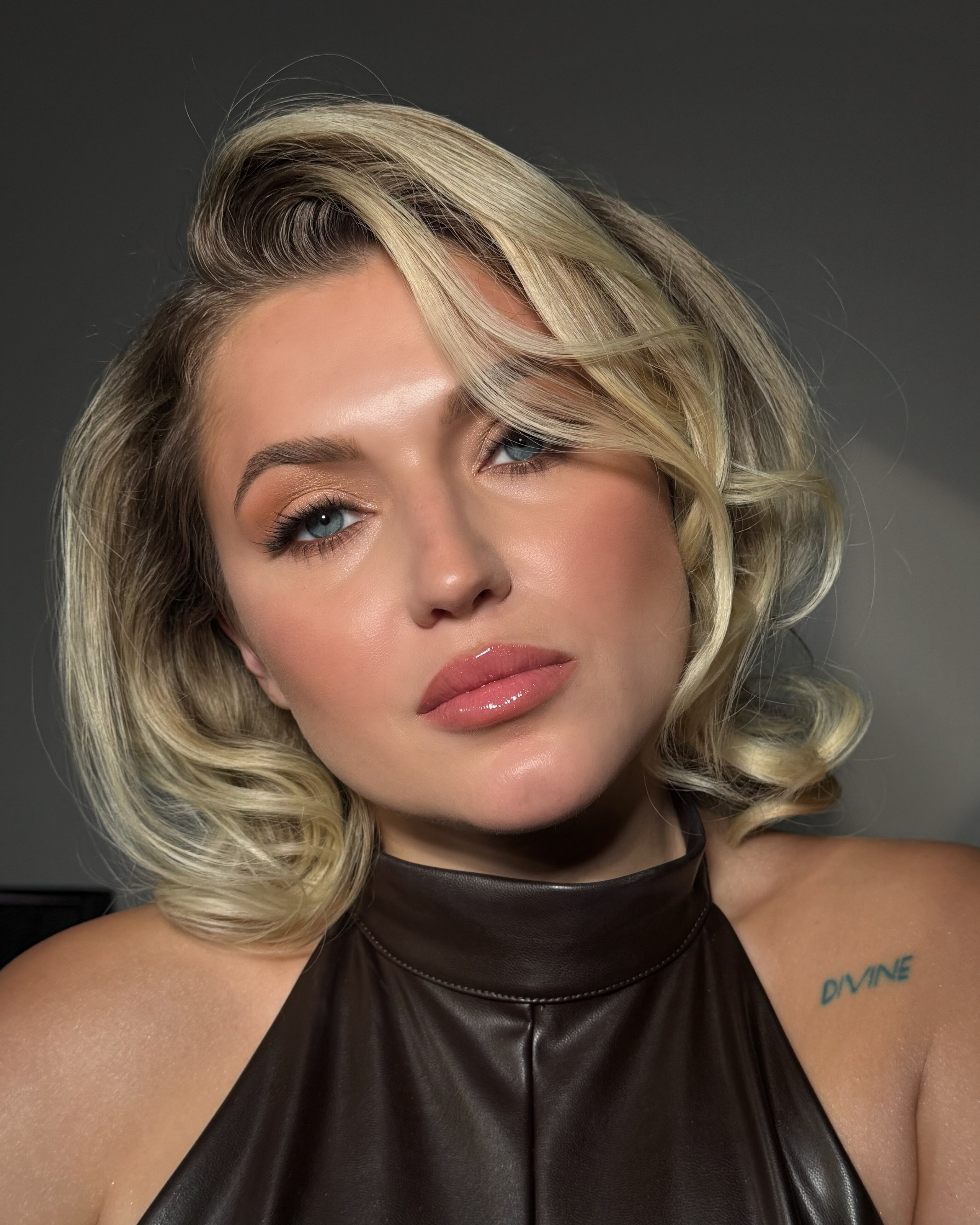 CONTACTS. Stylist Alexandra Dergunova