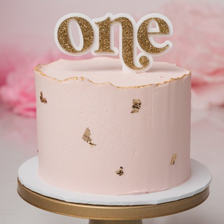 Cake smash session. Newborn and family photographer. Hills District. Sydney