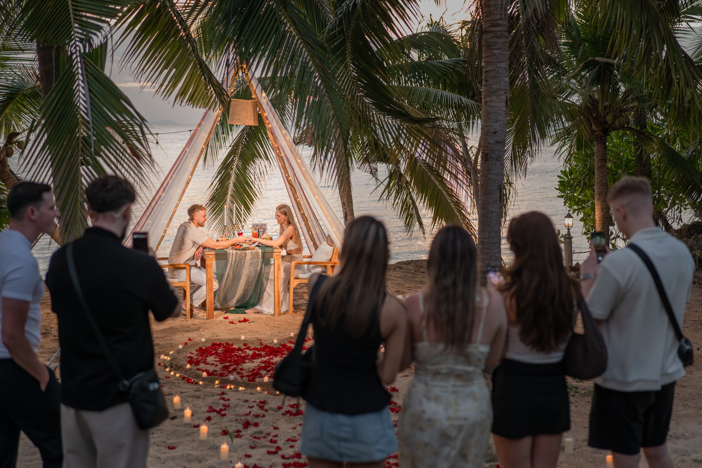 Invite friends. Romantic proposal on Koh Samui, Thailand
