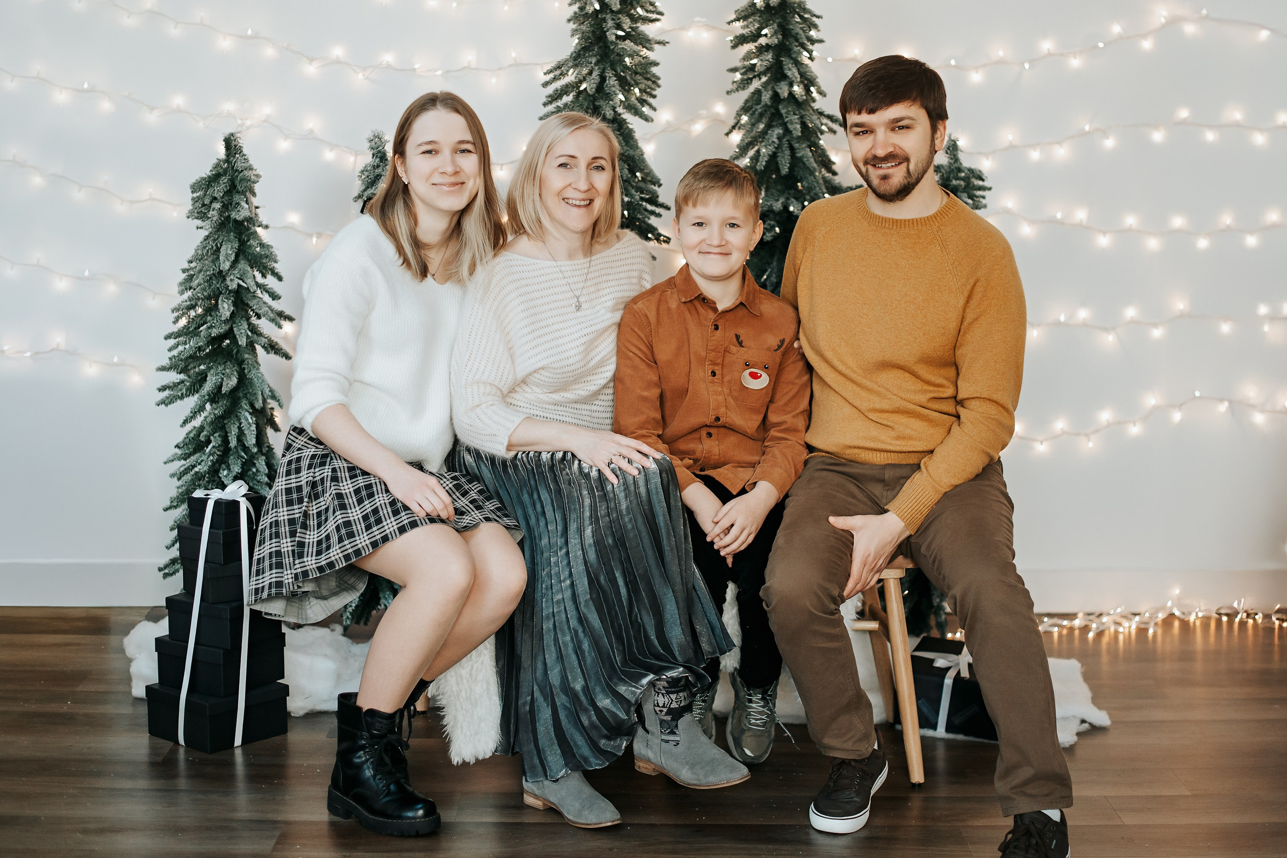 Christmas mini sessions. Family and kids photographer Anastasiya Hanush in Massachusetts