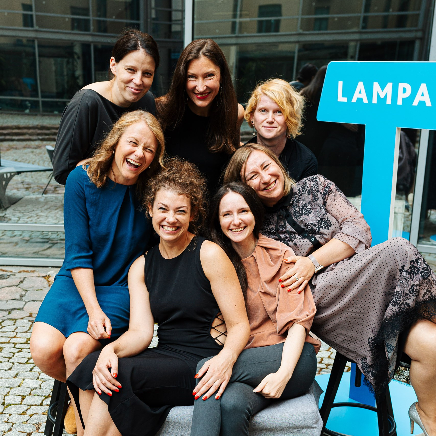 KOMERC PORTRETU IDEJAS - POZAS