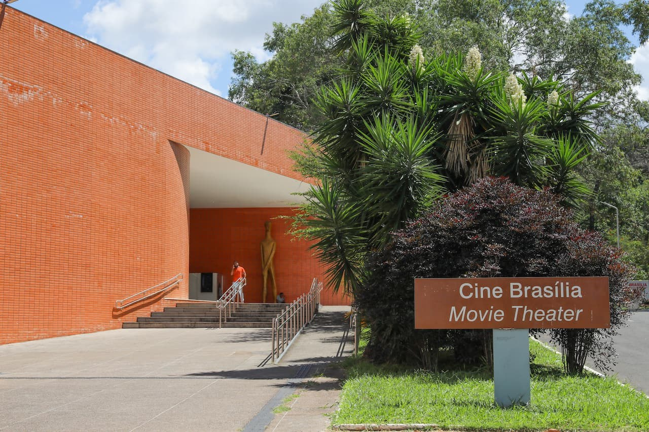 Onde Fazer Ensaio Fotográfico em Brasília? Confira Essas Indicações Perfeitas para Fotos Profissionais. Fotógrafo de Brasília | Vini Fotógrafo: Especialista em Casamentos, Ensaios e Eventos