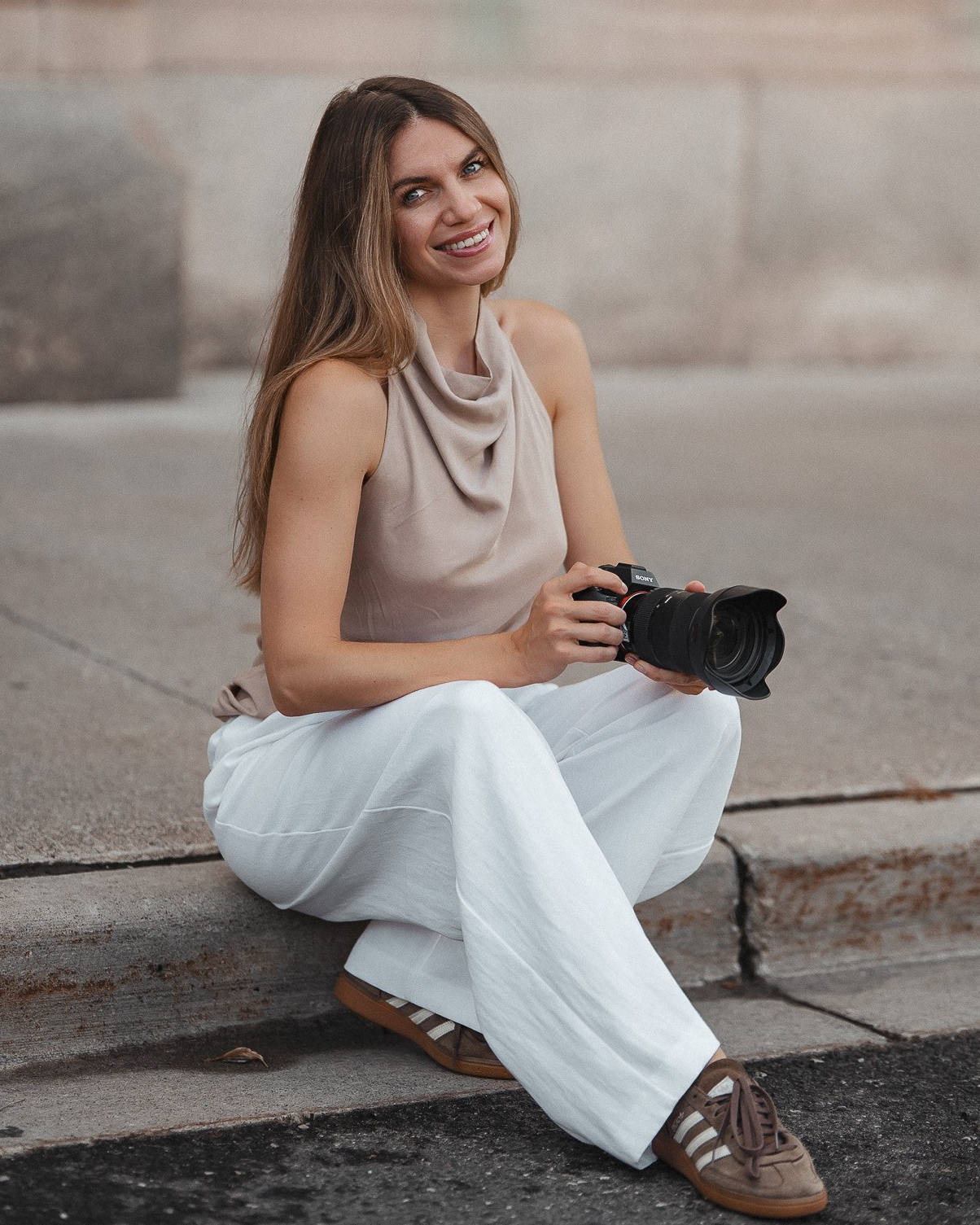 Professional photographer based in Ontario, capturing stunning family, wedding, portrait, and couples’ photoshoots in Windsor and Toronto. With a passion for telling stories through images, I specialize in creating timeless memories that reflect the unique connections and emotions of each moment.