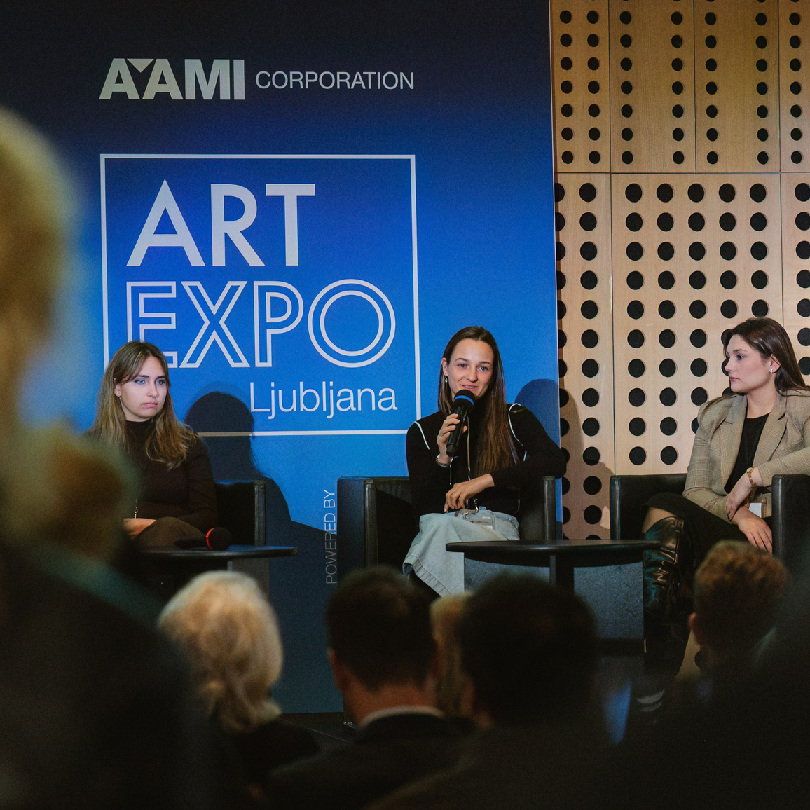 Oil painting, acrylic painting and art. Dana Lišková — Empathetic Photographer | Introspective Artist |Neurodivergent Coach | Founder of Artepy.cz