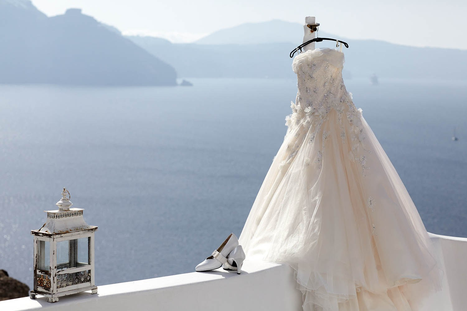 Nao & Junji — Intimate Santorini Wedding