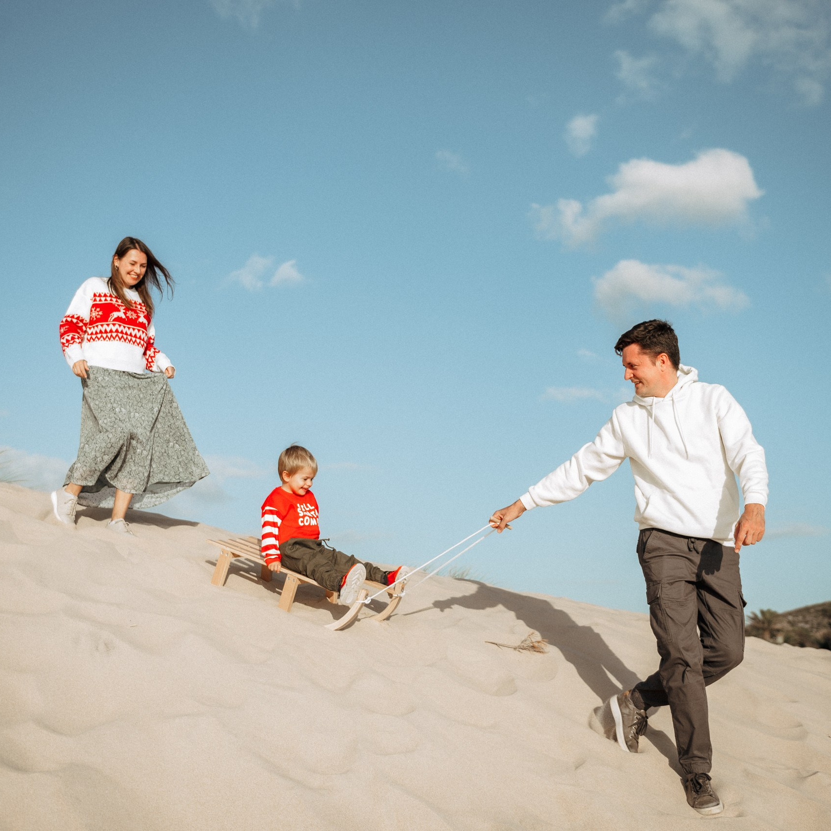 Рождественская семейная фотосессия на пляже, Фотосессия на пляже в Португалии, Фотосессия на пляже в Гиншу, Новогодняя семейная фотосессия на пляже