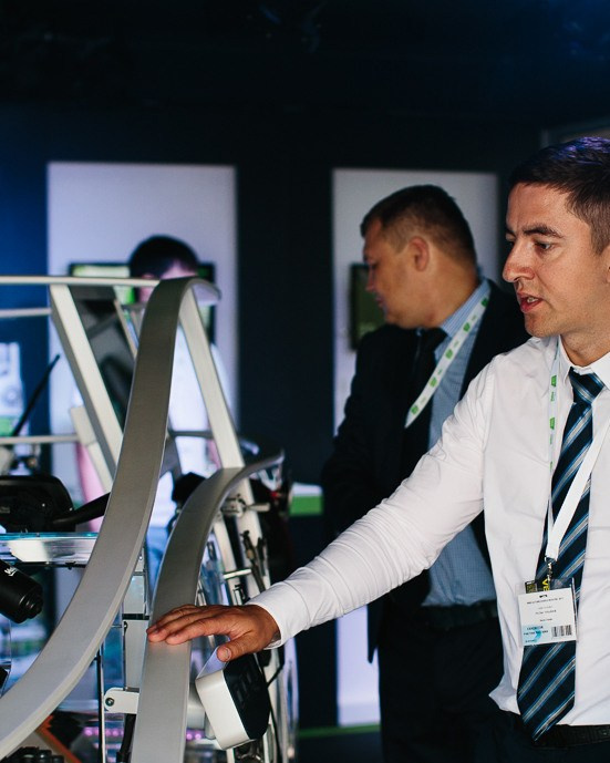 Bartenders preparing cocktails at a stylish business event
