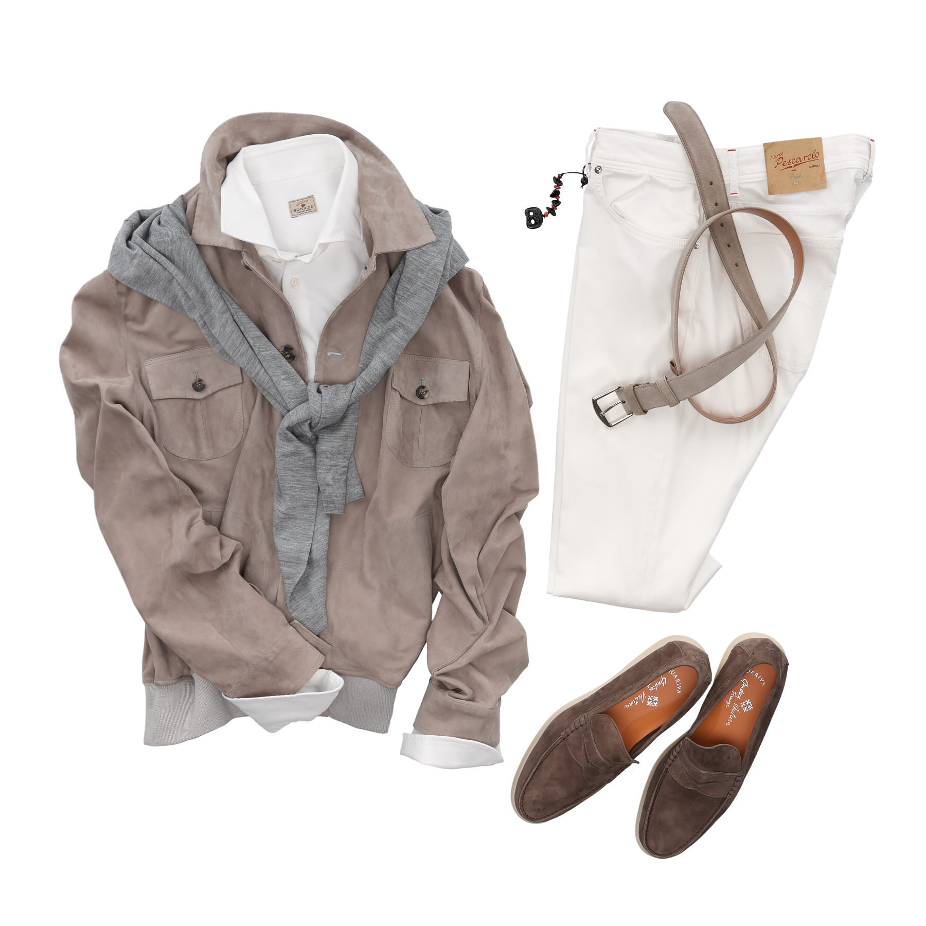 Produktfotografie Wien – Flat Lay Outfit mit Hemd, Hose, Pullover und Lederschuhen.