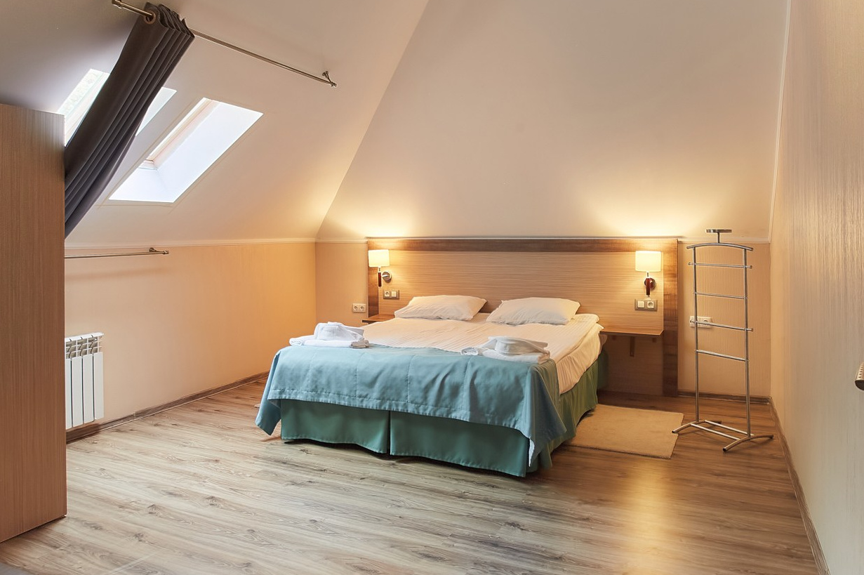 Hotel room photography — modern guest room in a park hotel, Berlin — Hotelfotografie: modernes Gästezimmer im Parkhotel, Berlin — Фотосъёмка отелей:  Берлин